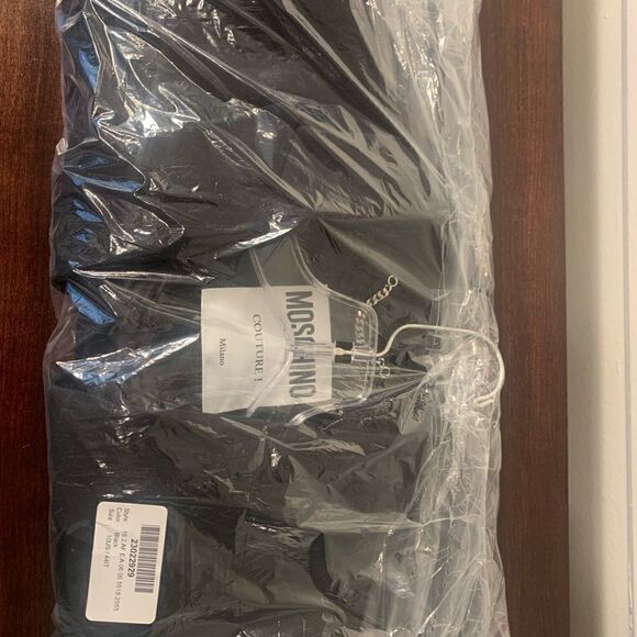 Authentic Moschino Long wool coat size 10, NWT - Picture 12 of 12